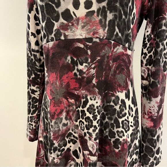 Floral and Leopard Print Long Sleeve sweater Dress size medium - Picture 4 of 13